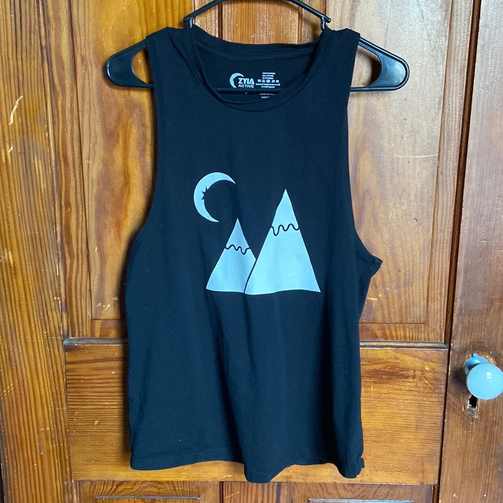 Black zyia tank size large